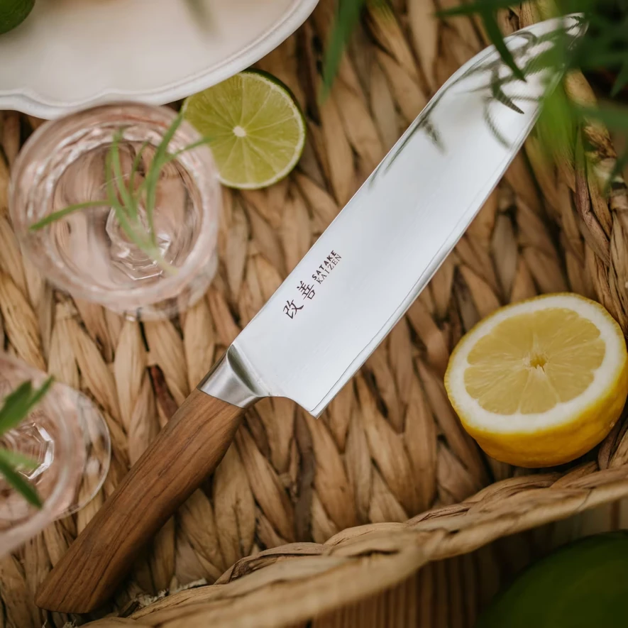 Satake Kaizen kockkniv med olivträhandtag och damaskusmönster