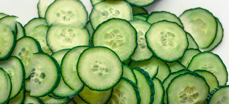 Gurkskivor med julienneskärare